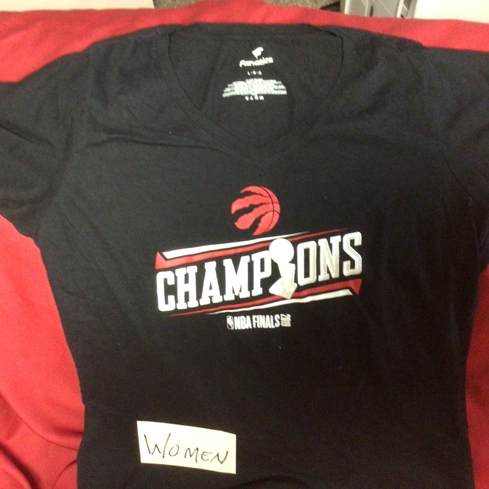 NBA Toronto Raptors tshirt - Picture 1 of 1